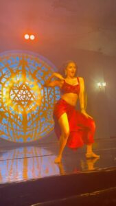 Malvika Sharma Instagram - Happy International Dance Day 💃🏻 
Sorry for the late post 🫣
#throwback #coffeewithkadhal