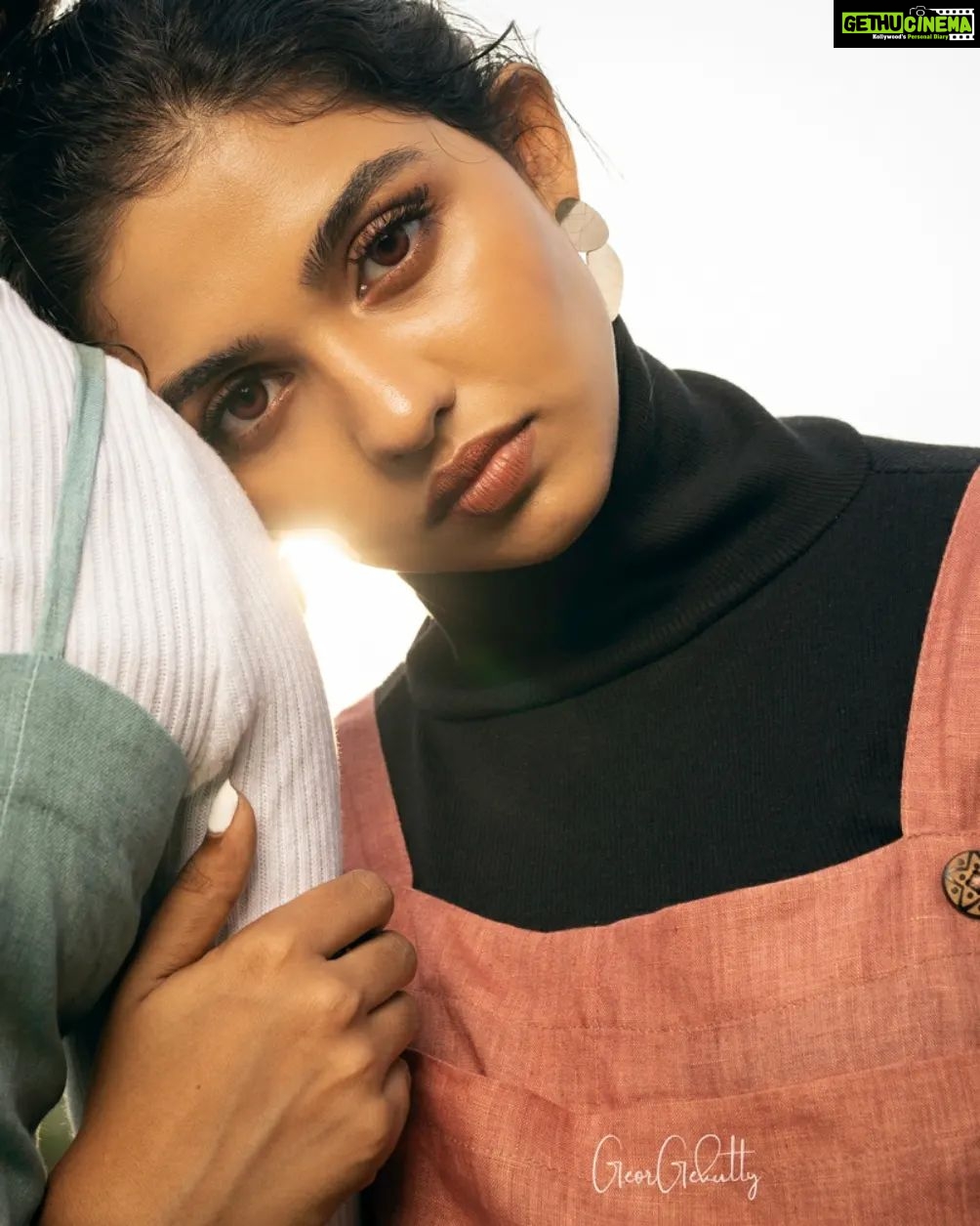Mamitha Baiju Instagram - "On the green of the hill We will drink our fill Of golden sunshine, Till our brains interwine"💫 In Frame: @mamitha_baiju Photography: @george_kutty_k.l Designing & Styling:@hema_pillai_ Hair & makeup: @anjali__makeup_artist Cinematography: @sixty7frames Camera associates: @pramod_s_sasi @josephfrancis___