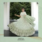 Mamitha Baiju Instagram - ♡ @sarithajayasurya_designstudio @malabargoldanddiamonds @malabarmoments Hair&Makeup: @femy_antony__ Shot: @jith_in_sunny_ Edits:@jobz_official_ Location:@portmuziriskochi