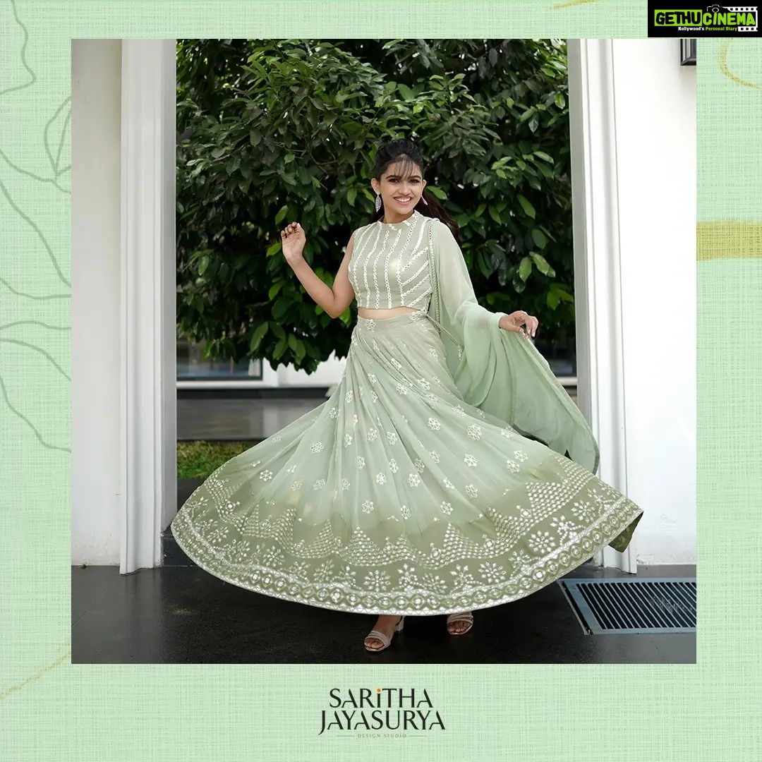 Mamitha Baiju Instagram - Twirl Twirl Twirl♡ @sarithajayasurya_designstudio @malabargoldanddiamonds @malabarmoments Hair&Makeup: @femy_antony__ Shot: @jith_in_sunny_ Edits:@jobz_official_ Location: @portmuziriskochi
