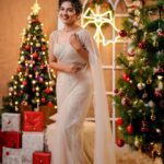 Mamitha Baiju Instagram – Meet me under the mistletoe🤍✨
@paris_de_boutique 
@paris.pret 
@jiksonphotography 
@touchbysire