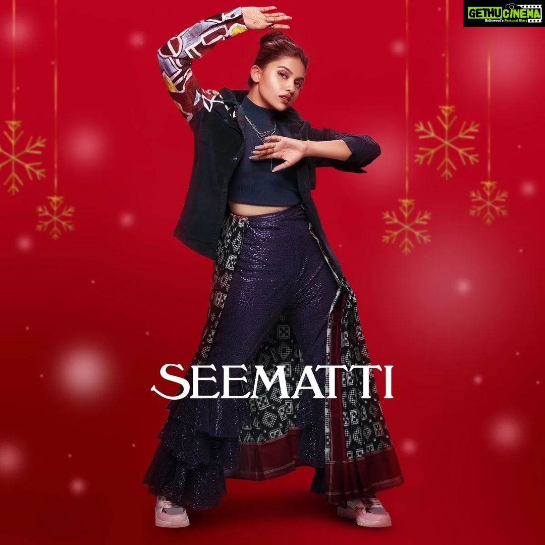 Mamitha Baiju Instagram - Bringing to you exciting offers for your exciting choices this festive season. Shop for Christmas and New year special attires from Seematti at jaw dropping prices. #seemattitextiles #welcome23 #seemattisale #trendingcollections #seemattikochi #seemattikozhikode #kochi #sale #fashion #xmasdiscountsale #christmasdiscountsale #kochifashion #christmassale #christmas #newyearoffer #newyearsale #tradionaldress #kochidesigners #yearendsale #yearendoffers #trending collections #silksarees #happyshopping #specialoffers #christmascollection #xmascollection #xmasoffers #annualsale #festivalshopping