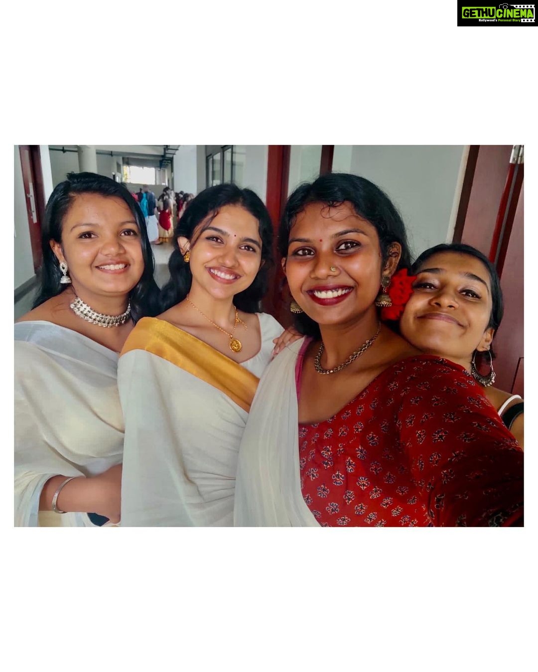 Mamitha Baiju Instagram - College Onam🌼 . #heartians Sacred Heart College, Thevara