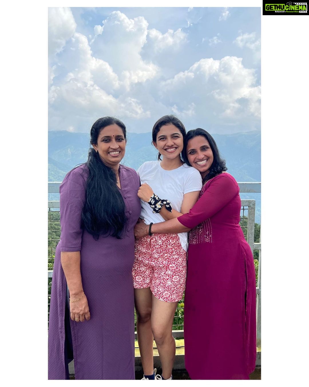 Mamitha Baiju Instagram Christmas in hometown🎄 Making it special with