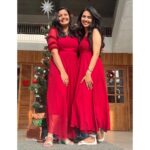 Mamitha Baiju Instagram - Happy holidays to us !!🎄🍷 ~till we meet again next year! #college