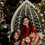 Mamitha Baiju Instagram - So Chrismassyyyy!!❤️🎄❄️✨ @paris_de_boutique @paris.pret @jiksonphotography @emma_jikson @chikku_kamal @touchbysire