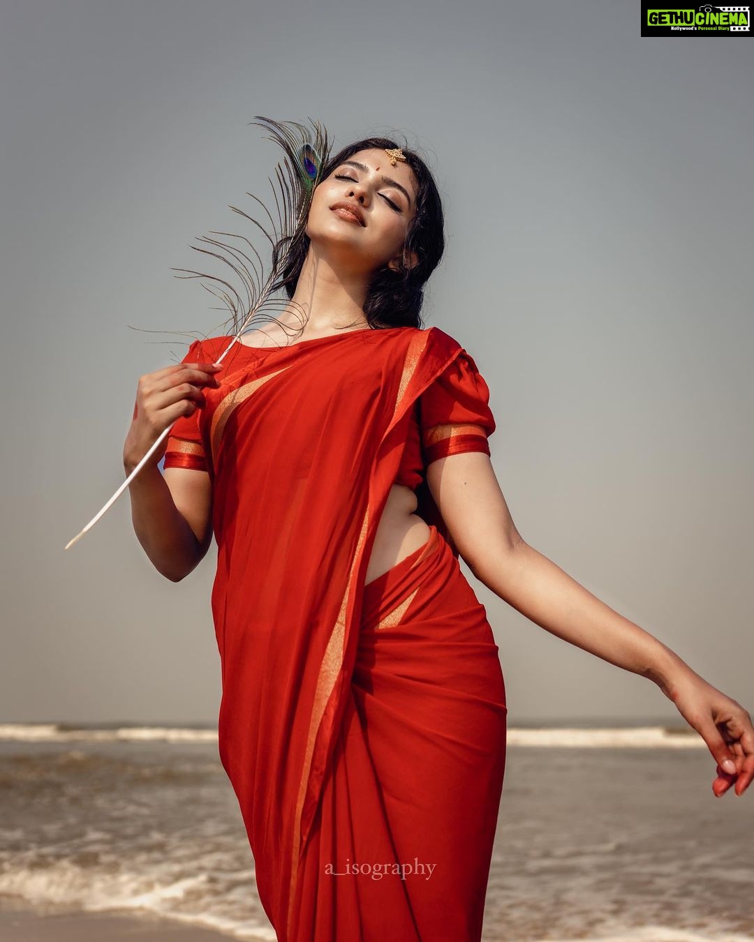 Mamitha Baiju Instagram 𝐒𝐇𝐘𝐀𝐀𝐌𝐀 . . Concept&📸 a_isography Costume