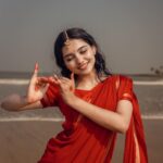 Mamitha Baiju Instagram - 𝐒𝐇𝐘𝐀𝐀𝐌𝐀 . . Concept&📸: @a_isography Costume: @jaankibridalcouture Mua: @ayra_the_transforming_studio Special thanks to @jeenachandran_