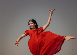 Mamitha Baiju Instagram - 𝐒𝐇𝐘𝐀𝐀𝐌𝐀 . . Concept&📸: @a_isography Costume: @jaankibridalcouture Mua: @ayra_the_transforming_studio Special thanks to @jeenachandran_