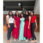 Mamitha Baiju Instagram - Happy holidays to us !!🎄🍷 ~till we meet again next year! #college