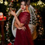 Mamitha Baiju Instagram - Lights fill the streets, spreading so much joy; Cheers to the most beautiful time of the year🥂🎄 @paris_de_boutique @paris.pret @jiksonphotography @touchbysire
