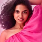 Mamitha Baiju Instagram - 💗 . Prepped by : @rizwan_themakeupboy Photography : @plan.b.actions @jibinartist Stylist: @sabarinathk_ Creative support: @reeltribe Studio: @maxxocreative