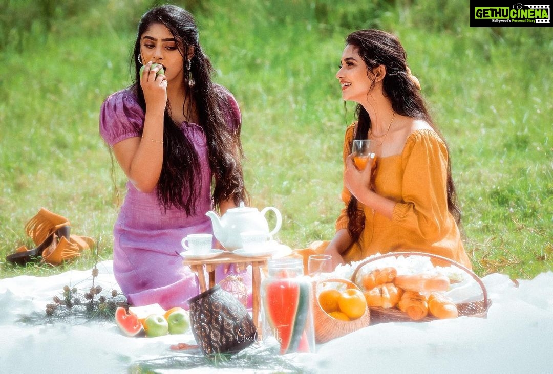 Mamitha Baiju Instagram - Let’s hold together 🌤🌻 In Frame: @mamitha_baiju Photography: @george_kutty_k.l Designing & Styling:@hema_pillai_ Hair & makeup: @anjali__makeup_artist Cinematography: @sixty7frames Camera associates: @pramod_s_sasi @josephfrancis___