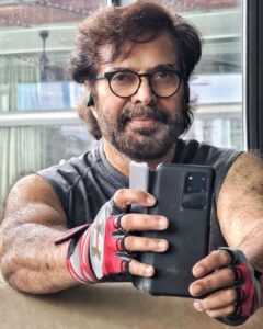 Mammootty Instagram - Work at Home ! 🤔
Work from Home ! 😏
Home Work ! 🤓
No other Work 🤪
So Work Out ! 💪🏻