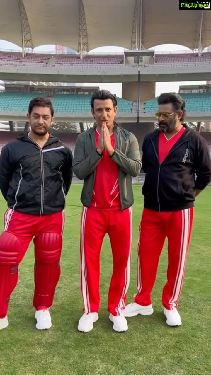 Manasi Parekh Instagram - @congratulations_movie out in theatres today! Even the 3 idiots canβt keep calm ππ #aamirkhan @actormaddy and @sharmanjoshi in the house, ladies and gentlemen π₯π₯