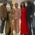 Manasi Parekh Instagram - Highlights from a fabulous trip with memories of a lifetime! We enjoyed, laughed and cried with the audience reactions in #Doha #Qatar #UAE and explored the beauty of the Gulf together! In the middle of all the sightseeing, parenting duties were not forgotten 😅😅 Love you @salk.04 @virafpp @viral2886 @parthivgohil9 @gohilnirvi for being so amazing!!! Burj Khalifa, Dubai