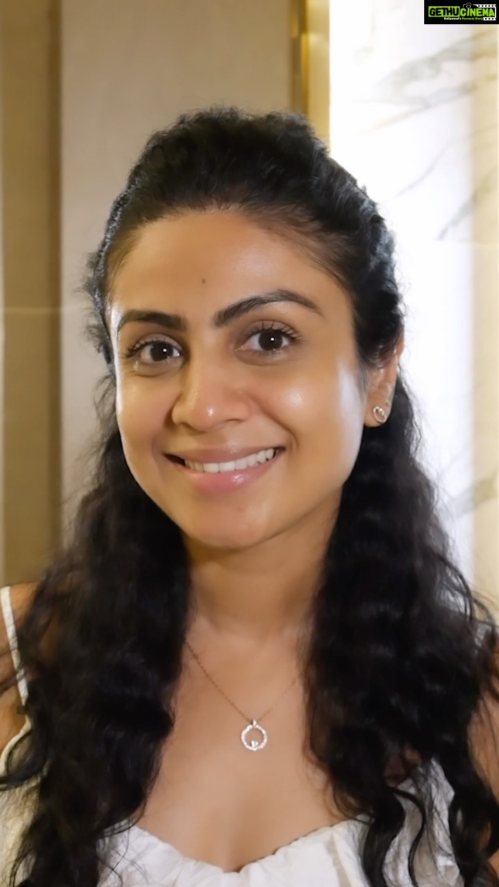 Manasi Parekh Instagram - #Collaboration Want a one stop solution for your skin woes? 🤔 I got you! 💗 Made with natural ingredients 🍃and backed by science👩🔬with 30X* Vitamin C, Garnier Vitamin C serum fights dullness and dark spots with visible difference in just 3 Days.🤯 A clean formulation which is suitable for all skin types, textures, tones 👧🏻👧🏽👧🏼and can be used in all weathers☔❄️and any time of the day!🌛🌞 Get beautiful bright skin Instantly! ✨ #Garnier #GarnierIndia #InstantBrightness #Brightness #NoSulphate #NoParaben #DarkSpots #Brigtness #Serum #vitaminc #ad