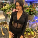 Manasi Parekh Instagram - The first Gujarati film to be screened in the Gulf!! Ready for the premier of @kutchexpress.gujaratifilm in #Doha 🌈🙌🏼✨💫 Thanks for the lovely clicks : @salk.04 . . . Outfit : @labelsimrankatyal Styled by : @styleitwithniki Assisted by : @yeshastyles The Westin Doha Hotel & Spa