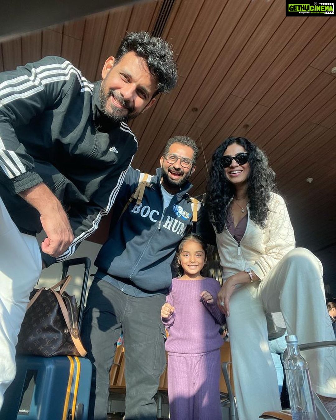 Manasi Parekh Instagram - Here we go ✈️✈️ #dubai #abudhabi #qatar #redcarpet #kutchexpress Mumbai International Airprot