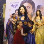 Manasi Parekh Instagram - When the #Sisoti gang of @kutchexpress.gujaratifilm danced to #Uderegulaal at the Ahmedabad Premiere! Little Nirvi and Aarvi joining us was the cherry on the cake!