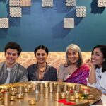 Manasi Parekh Instagram - @filmcompanion did their first ever gujarati film interview and of course it had to be while eating a Bahubali Gujju thaali! ! What a fun chat it was with @rotalks for #bolbabybol !! Can’t wait for it to come out 😍 @kutchexpress.gujaratifilm @dsafary #ratnapathakshah #gujaratithaali #actors #bts #filmcompanion Maharaja Bhog