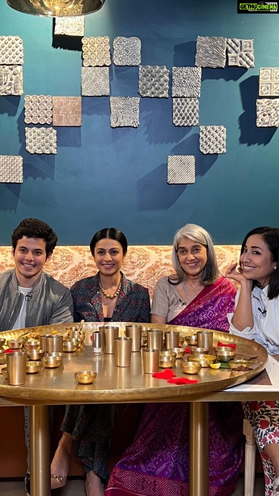 Manasi Parekh Instagram - @filmcompanion did their first ever gujarati film interview and of course it had to be while eating a Bahubali Gujju thaali! ! What a fun chat it was with @rotalks for #bolbabybol !! Can’t wait for it to come out 😍 @kutchexpress.gujaratifilm @dsafary #ratnapathakshah #gujaratithaali #actors #bts #filmcompanion Maharaja Bhog