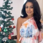 Manasi Parekh Instagram - I just can’t follow trends ya 🤷🏻‍♀️😂 HMU : @stylistsony