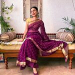Manasi Parekh Instagram - Feeling vintage today 💫💥 📸 : @parthivgohil9