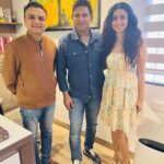 Manasi Parekh Instagram – What a beautiful afternoon it was talking to @manojmuntashir ji! A gifted artist and a poet with a heart of gold 
@parthivgohil9