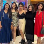 Manasi Parekh Instagram - At the premier of #vhalamjaone! A hilarious film where I laughed so hard in some scenes it was embarrassing 😅total fun to watch 😍😍 Catch it in theatres from today! @pratikgandhiofficial @deekshajoshiofficial @bhaminioza @iamkavindave @hardiksangani @viraj_ghelani @vyomanandi @manasirachh @tikkutalsania @hardikgajjarfilms @parthivgohil9 @punit.j.g #premier #gujjufilm #actors INOX Leisure Ltd.