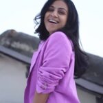 Manasi Parekh Instagram - What a beautiful journey @kutchexpress.gujaratifilm has had in the last two months! Thanks so much for all the love, messages and appreciation. Singing this beautiful song originally sung by @jahnvishrimankar @aslidivyakumar and composed by the one and only @sachinjigar for the film. Lyrics by @snehadesaiofficial and I love how it talks about living your dreams and soaring high in the skies 💫✨⭐️ #kutchexpress #maarireelmaarifeel #મારીરીલમારીફિલ