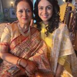Manasi Parekh Instagram - Shooting an ad today with veteran @shivpurihimani and gorgeous @onimakashyap. I did a tv show with @shivpurihimani on Star one years ago. Can you guess the name? Mumbai - मुंबई
