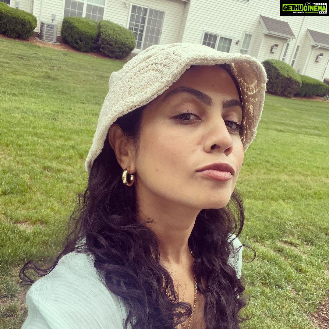 Manasi Parekh Instagram - Trying a 👒 this summer.. does it work? New York, New York