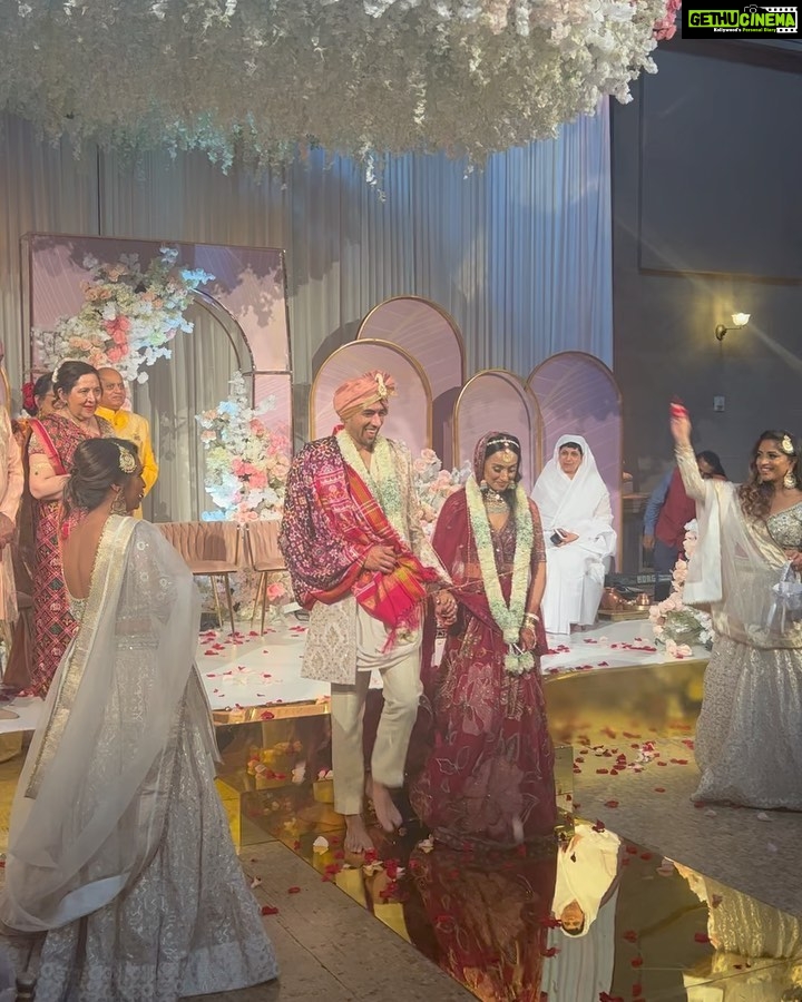 Manasi Parekh Instagram - Amruta and Rushabh’s wedding in Brooklyn has been the perfect new age yet traditional wedding I have ever witnessed. So much love and joy all around ♥️♥️♥️Snapshots from the last couple of days in New York New York, New York