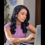 Manasi Parekh Instagram - I'm always looking for a quick and healthy snack for me and my family to keep us active throughout the day. And for this, I make sure we snack on a handful of almonds daily.