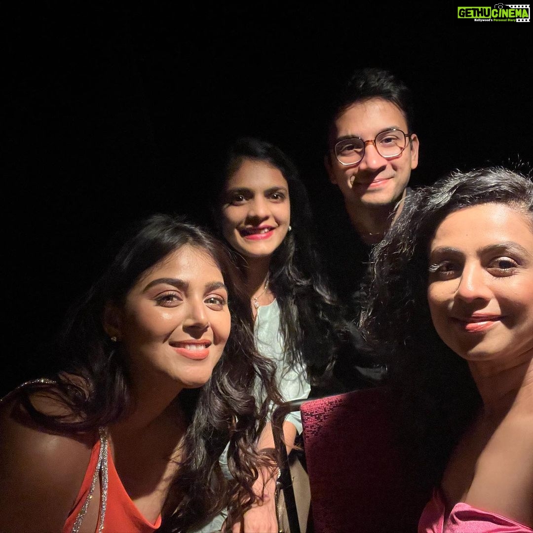 Manasi Parekh Instagram - What a weekend we had @nmacc.india! Almost waited for some pap to scream “Jhendaya” 😂😂 Mumbai becomes more happening with this incredible performance space by the Ambanis ♥️♥️♥️ Nita Mukesh Ambani Cultural Centre
