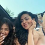 Manasi Parekh Instagram - Girls just wanna have fun!!! Saturday night done right ♥️🫶🏻 The third pic could have been the first one too na? #carfie #paintingthetownred #saturday