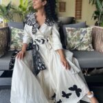 Manasi Parekh Instagram - Last day of filming today! What a journey every new project brings and with it new people and experiences! Grateful for all that life has to offer ♥️ Also feeling like a queen in my @mohammed.mazhar.official outfit gifted by @ajitaitaliya! Thanks for making me feel like I was living in paradise @jagdishitaliya @yugitaliya and Karya! Paradise