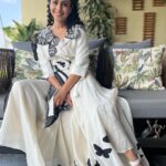 Manasi Parekh Instagram - Last day of filming today! What a journey every new project brings and with it new people and experiences! Grateful for all that life has to offer ♥️ Also feeling like a queen in my @mohammed.mazhar.official outfit gifted by @ajitaitaliya! Thanks for making me feel like I was living in paradise @jagdishitaliya @yugitaliya and Karya! Paradise
