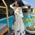 Manasi Parekh Instagram - Last day of filming today! What a journey every new project brings and with it new people and experiences! Grateful for all that life has to offer ♥️ Also feeling like a queen in my @mohammed.mazhar.official outfit gifted by @ajitaitaliya! Thanks for making me feel like I was living in paradise @jagdishitaliya @yugitaliya and Karya! Paradise