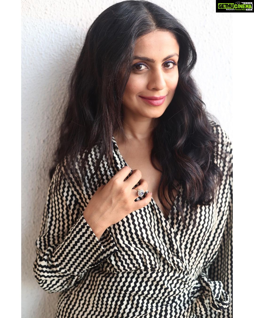 Manasi Parekh Instagram - Last few moments in Mumbai before I leave for almost a month for new film shoot! #excited #readytoroll #newfilm