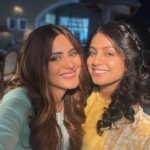 Manasi Parekh Instagram - Shooting an ad today with veteran @shivpurihimani and gorgeous @onimakashyap. I did a tv show with @shivpurihimani on Star one years ago. Can you guess the name? Mumbai - मुंबई