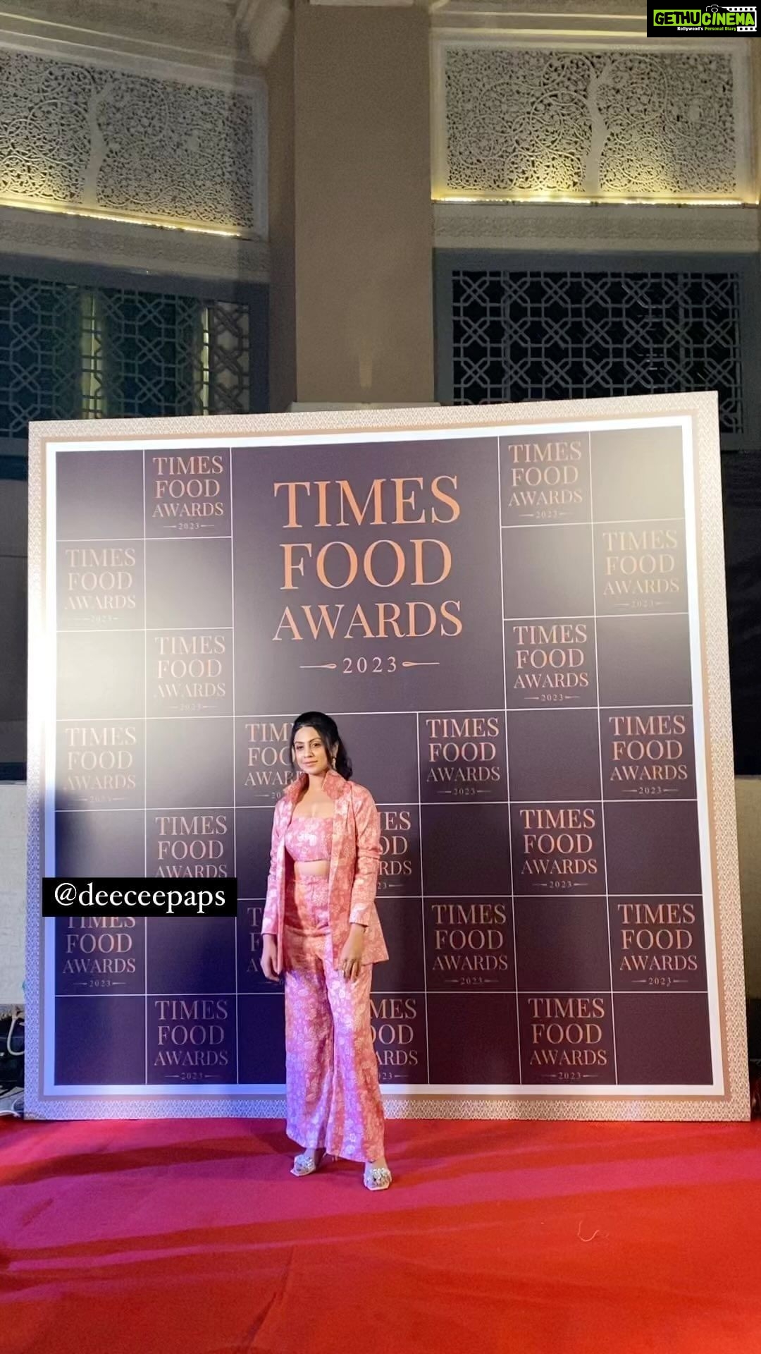 Manasi Parekh Instagram - @manasi_parekh at #timesfoodawards #timesfoodandnightlifeawards . #manasiparekh #actor #actorslife #gujaratifilms #filmindustry #deecee #deeceepaps #ahmedabad_instagram #ahmedabad_diaries #ahmedabaddiaries Ahmedabad, India