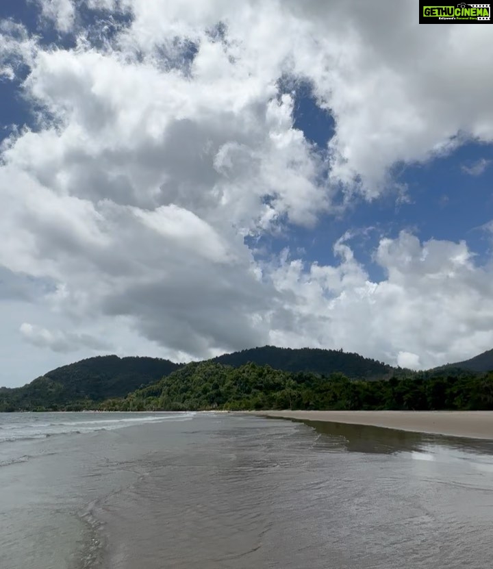 Mandana Karimi Instagram - Beach day dump 🇪🇸🫶 City Of Port-Of-Spain, Port-Of-Spain, Trinidad And Tobago