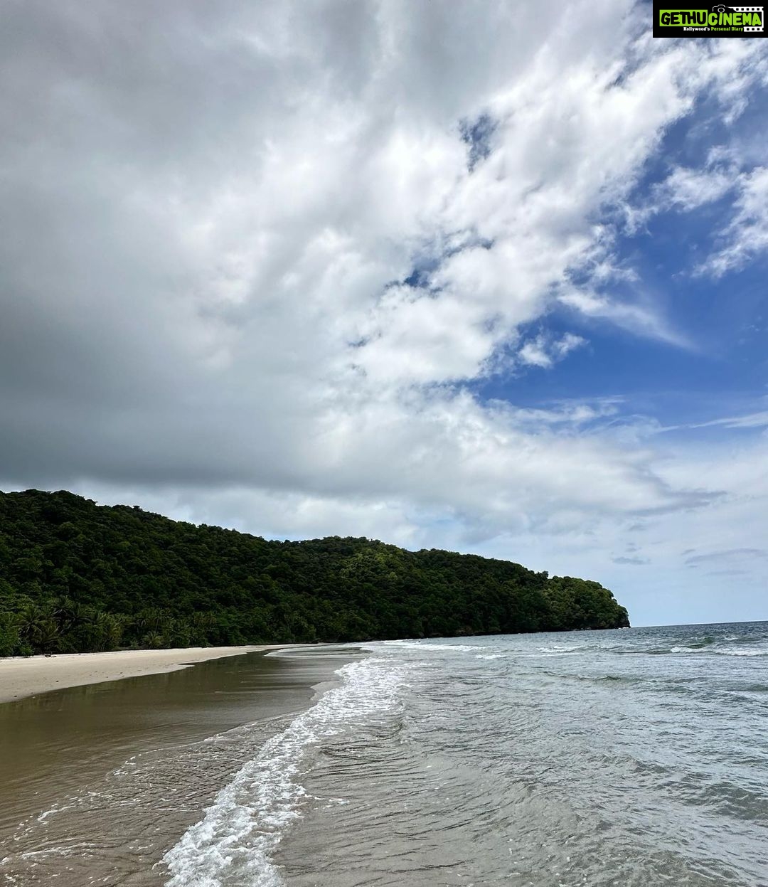 Mandana Karimi Instagram - Beach day dump 🇪🇸🫶 City Of Port-Of-Spain, Port-Of-Spain, Trinidad And Tobago