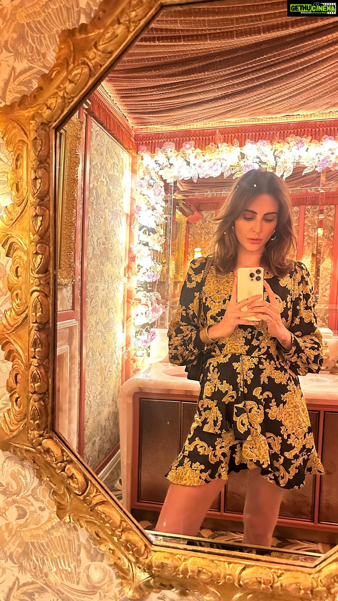 Mandana Karimi Instagram - London for a day 🫶 London, Unιted Kingdom