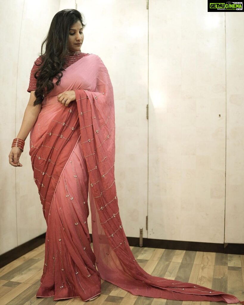 Mangli Instagram - Nothing attracts attention like saree Stylist - @greeshma_krishna.k Style team - @stephen_styles_ Designer - @vrk_couture #styledbygkk #mangli #manglisinger #saree #sareelove #traditionalwear