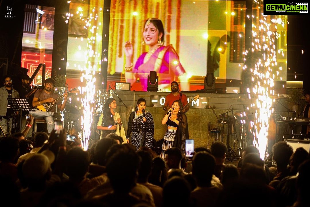 Mangli Instagram - @iammangli @indravathi__chauhan Nothing but true artistic vibes and energetic voices that recalled the roots of culture. 📸: @mapurohit @ratavi_photography #odeum #odeumbyprism #mangli #indravathichouhan #kutlekhan #birthdaycelebration #tollywood #tollywoodactress #tollywoodactor #tollywoodsongs #telugu #teluguactress #telugucinema #telugusongs #instagood #instagram #insta #instadaily #instafashion #instamood #concert #live #livemusic #livestream Odeumbyprism