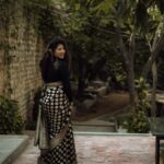 Mangli Instagram - beauty radiates from within. Stylist : @styledbysumaiah Outfit: @lakshmireddydesignerstudio Accessories: @karnikajewelshyd #mangli #manglisinger #pareshan