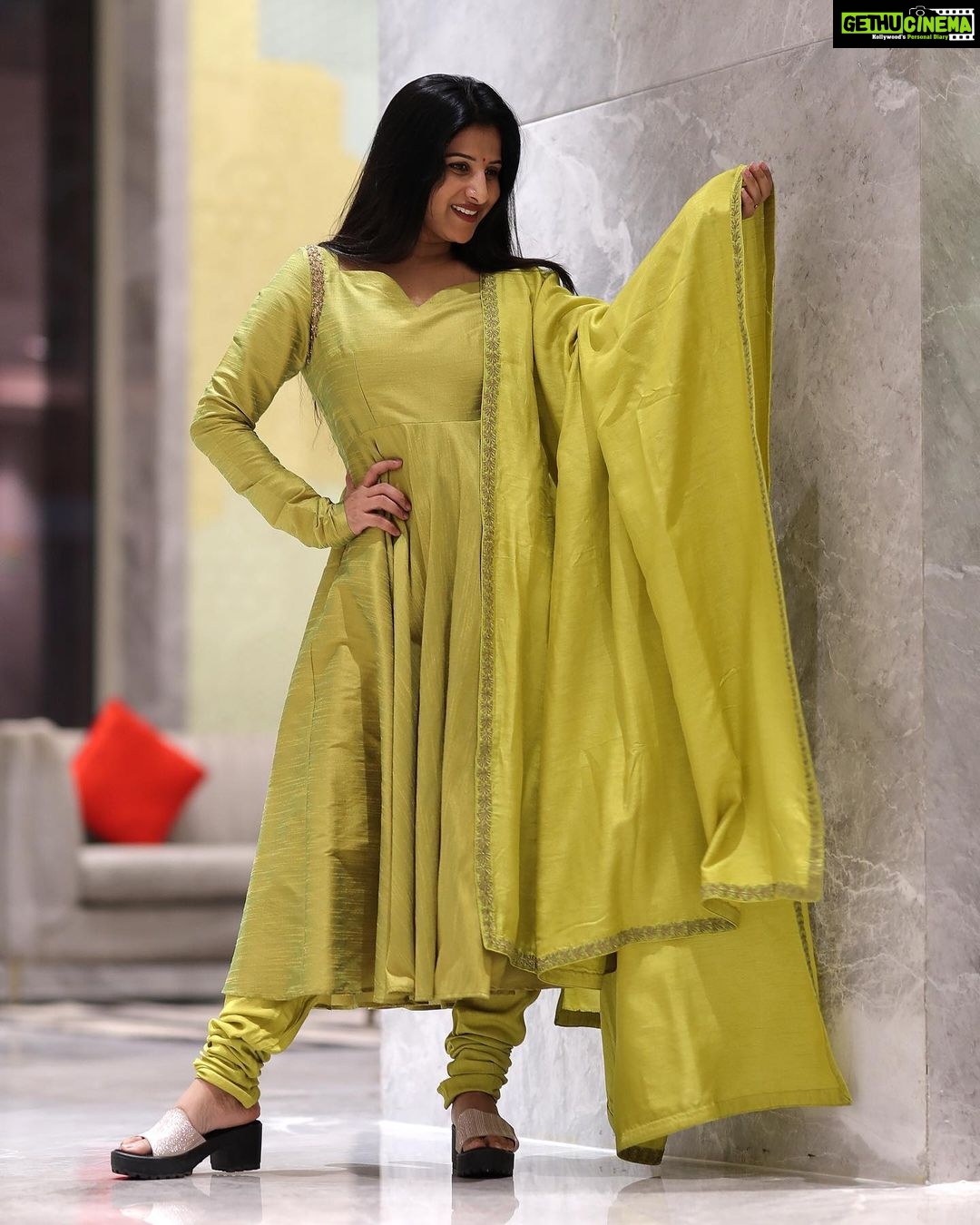 Mangli Instagram - Leaving a little sparkle! Out fit : @sthriofficial #mangli #manglisinger #indiangirls #traditionalwear #fashionista